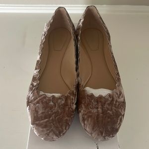 Like New, Chloe Lauren scallop flat in textured velvet tan rose. Size 39.